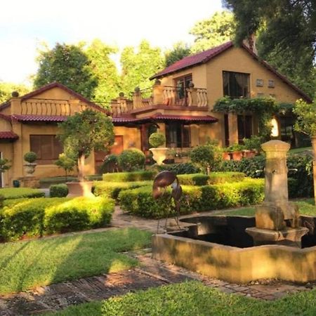 The Tuscan Garden Newcastle Exteriör bild